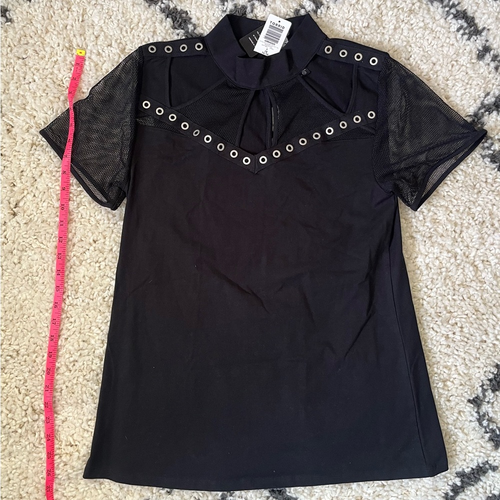 NWT Nightfall by Torrid Fitted Foxy Fishnet Cut Out Tee Deep Black - Picture 3 of 6